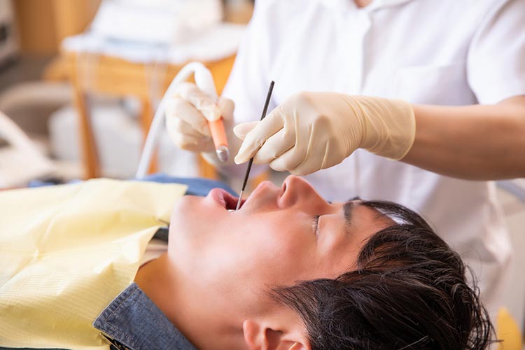 歯科医院での歯周病治療について